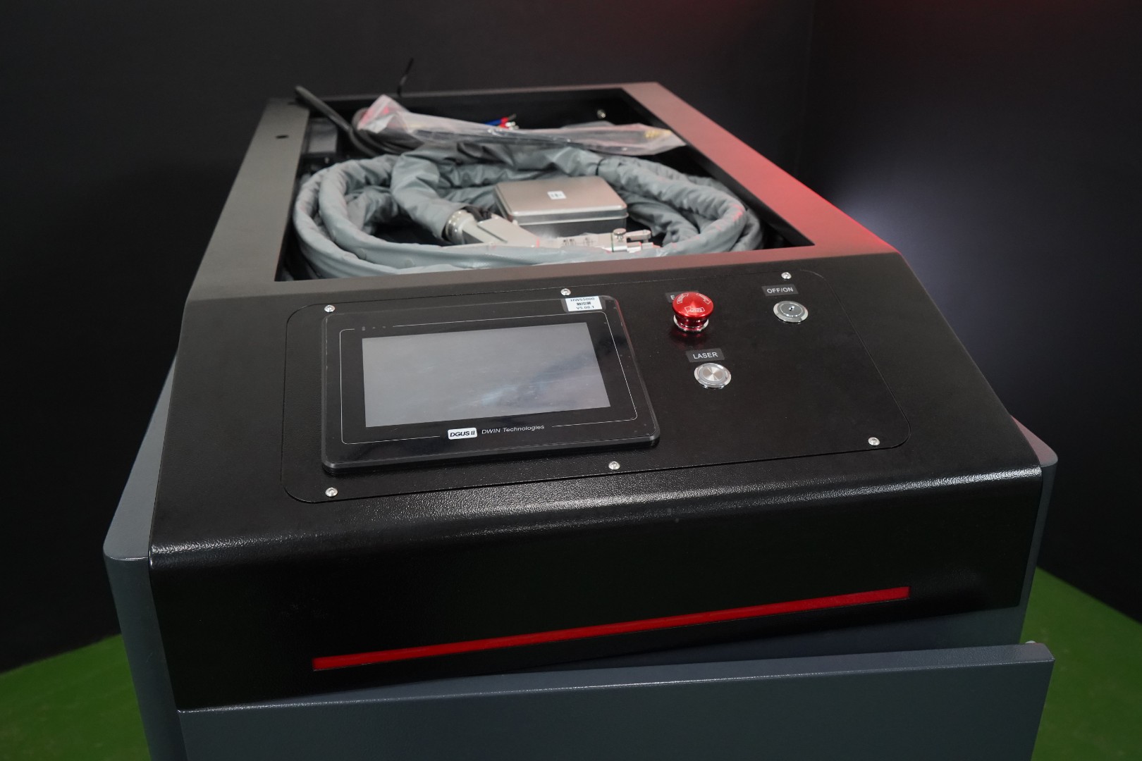 Saldatrice laser portatile con raffreddamento ad aria ComWelder B1 800W -  comwelder