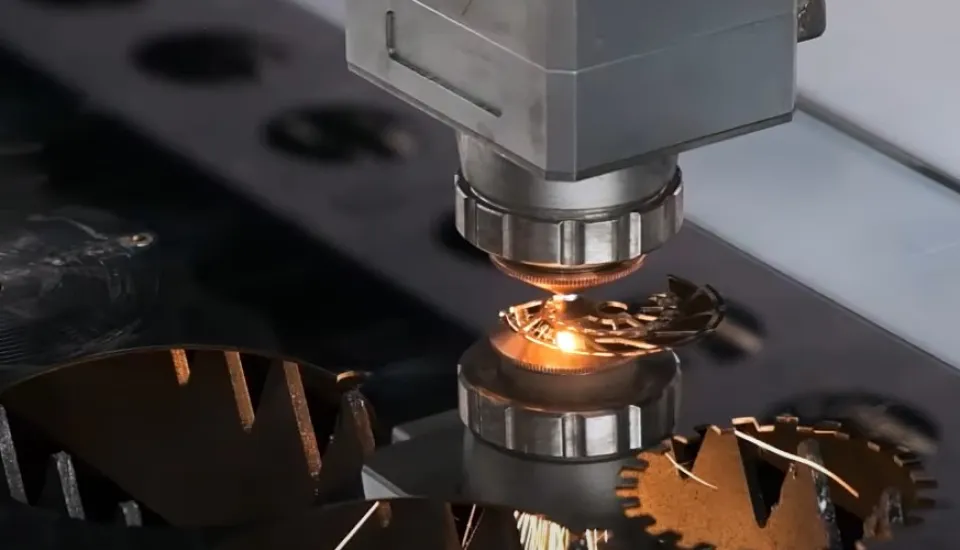 Laserový stroj na řezání kovů. Vše, co jste chtěli vědět o laserovém řezání kovů 1